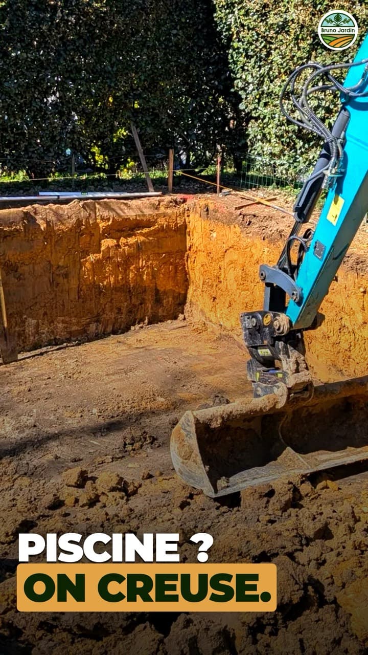 Fouille de piscine creusée à la mini-pelle par Bruno Jardin dans les Landes